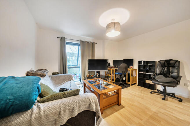 1384712-16-692860...