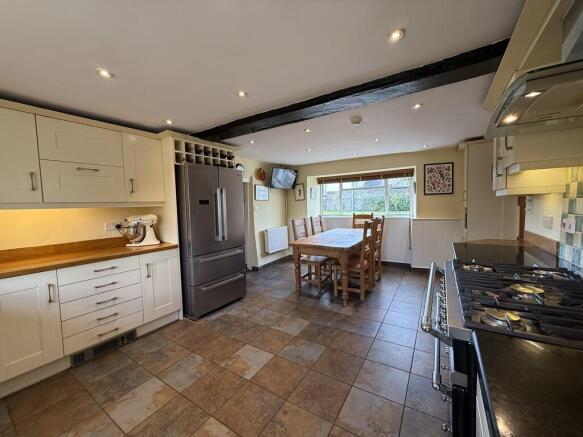 Kitchen/ Breakfas...