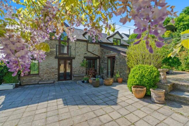 Terrace & Cottage