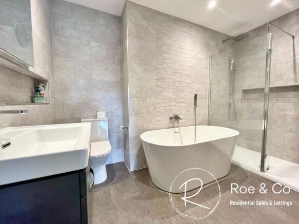 Master En-Suite