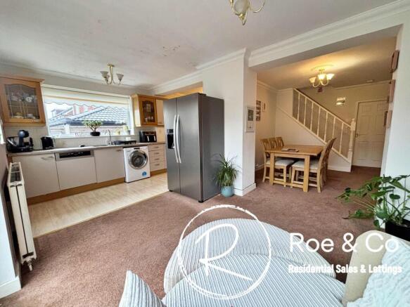 Open plan kitchen/diner/family room