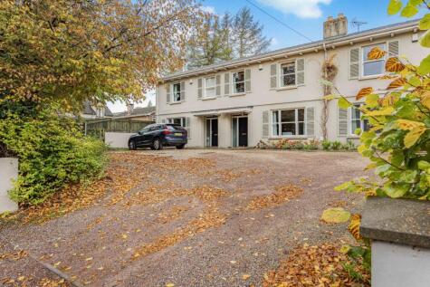 Cirencester Road, Charlton Kings, GL53