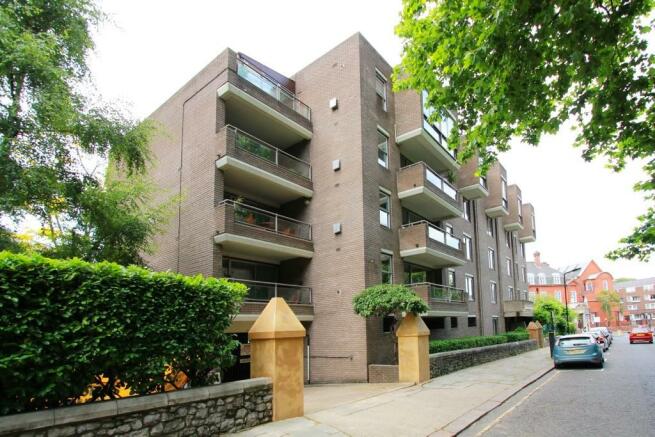 Studio flat for sale in Oakley Square, London, NW1