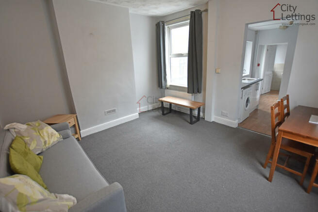 4 bedroom end of terrace house to rent Sneinton