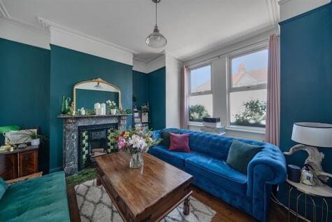 Blackshaw Road, Tooting Broadway