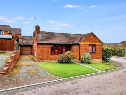 2 St. Annes Close, Daventry, NN11 4TW