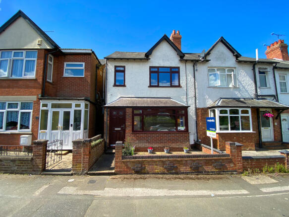 3 bedroom end of terrace house for sale in Kingsley Avenue, Daventry ...