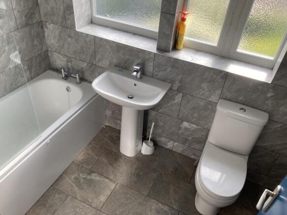 Swarkestone_Drive_87_-_Bathroom_t202505021203