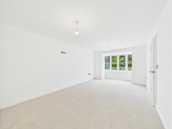 CAM04825G0-PR0117-STILL002