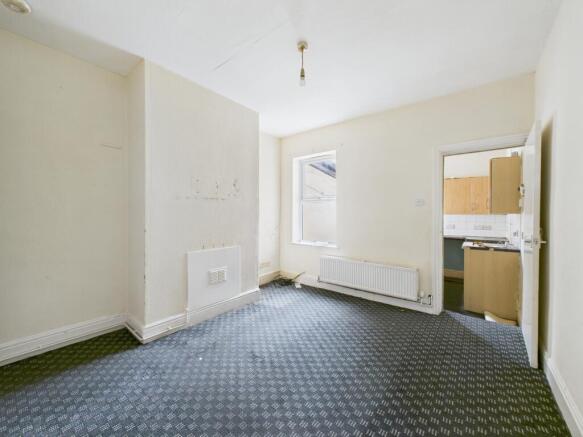 CAM04825G0-PR0241-STILL002