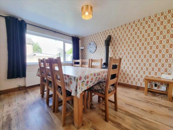 Dining Area: