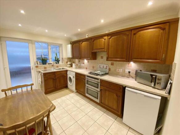 Dining Kitchen: