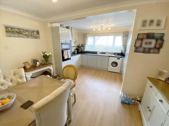 Dining Kitchen: