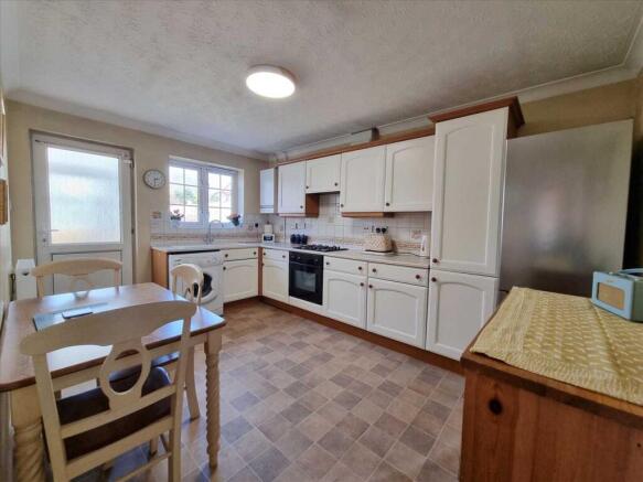 Dining Kitchen: