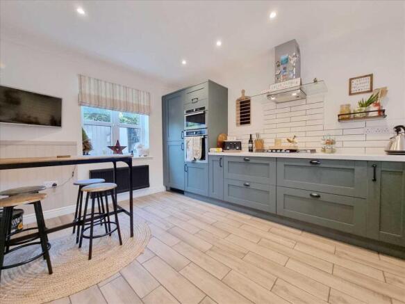 Kitchen: