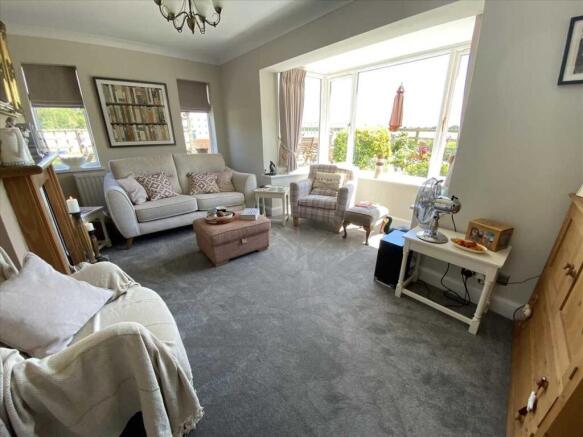Lounge: