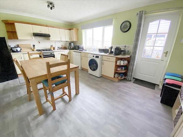 Dining Kitchen: