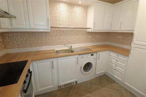 Avondale Place, Guardian Court, Rainham