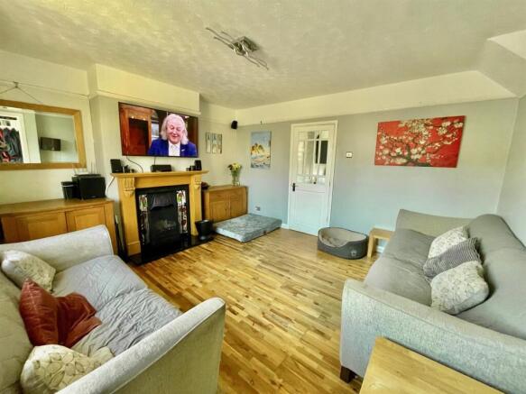 3 Parsonage Lane Lounge.jpg
