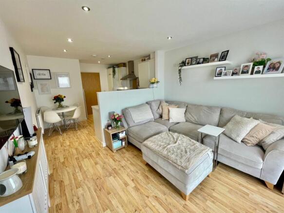 18 Lewis House Lounge 2.jpg