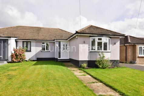 Oaklands Avenue, Brookmans Park