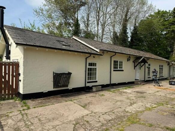 Bungalow Front
