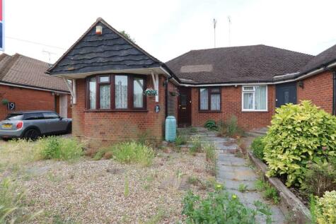 Brentwood - 3 bedroom semi-detached bungalow for ...
