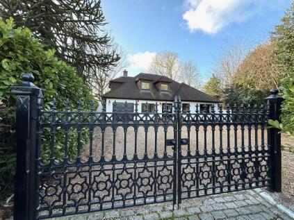 Hutton Mount, Brentwood, Essex