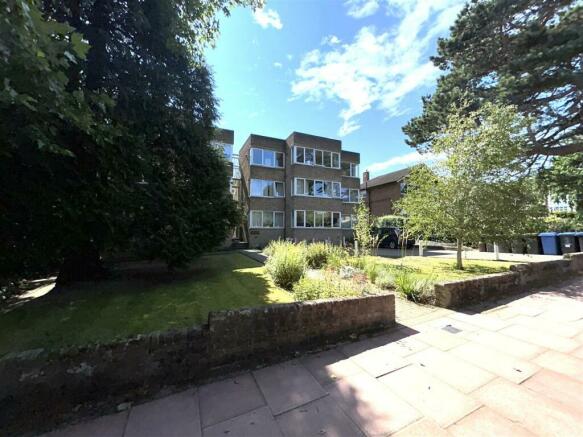 COMMUNAL GROUNDS, GARAGE & PARKING