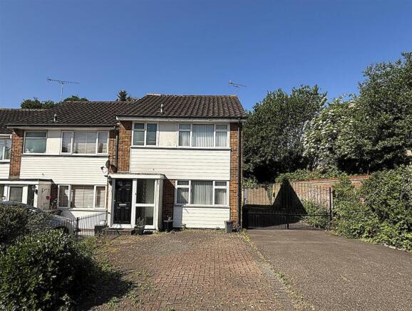 FRONTAGE & GARAGE