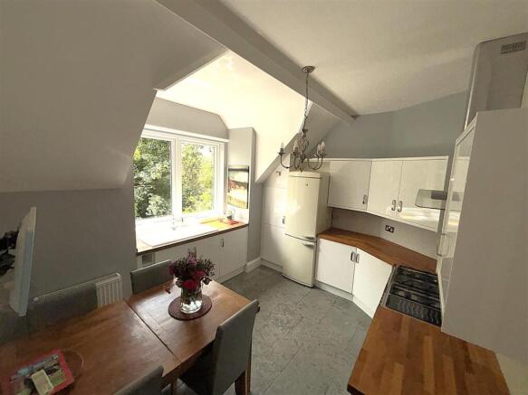 FITTED KITCHEN/BREAKFAST ROOM