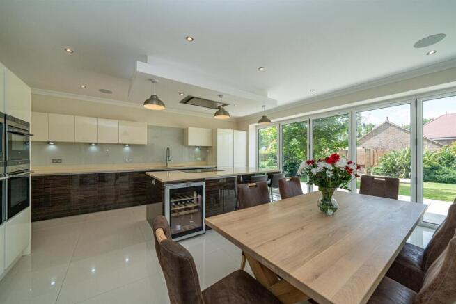 Hastings-1004 - kitchen dining.jpg