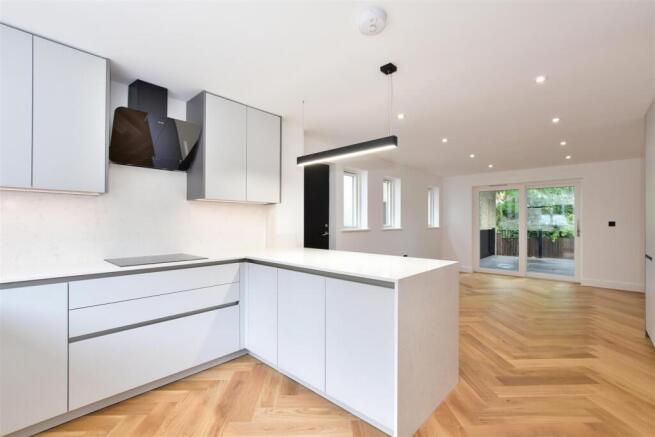 kitchen dining.jpg