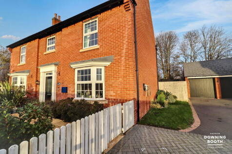 Galloway Road, Drakelow, DE15 9PR - Beautifully Presented Family Home