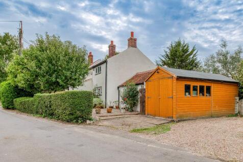 Chapel Road, Longham, NR19