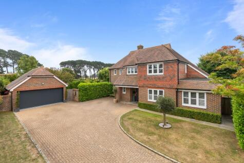 East Drive, Angmering, BN16
