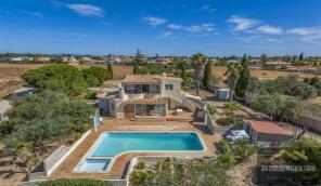 Photo of Porches, Algarve