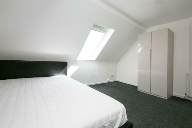 F5 66 Longley Road SW17 bedroom 2b.jpg