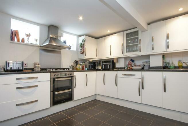 21 Hoyle Road, kitchen 2 new.jpg