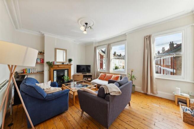 18 Gambole road SW17 0QJ-5.jpg