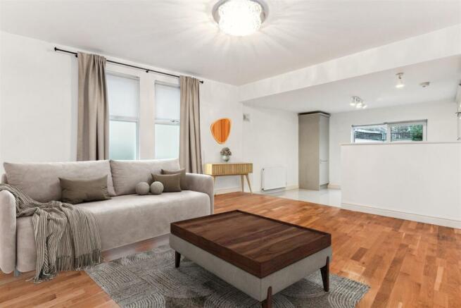 104a Coverton Road reception 2 - v.jpg