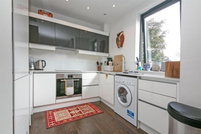 37 Coverton Road SW17 kitchen.jpg