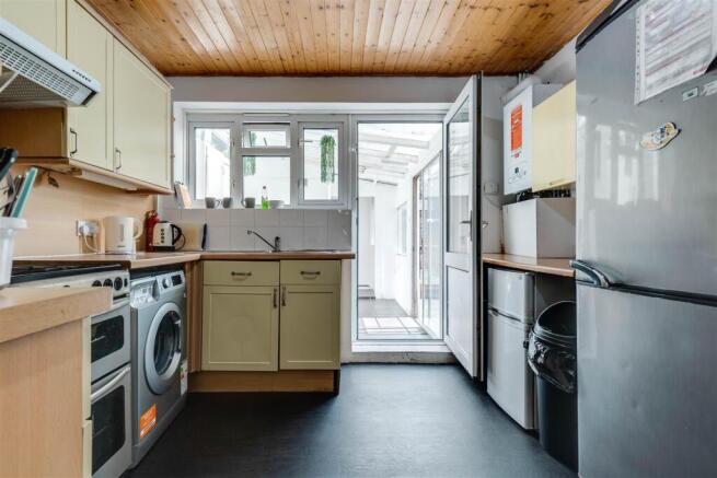 2. Kitchen Ang 1.jpg