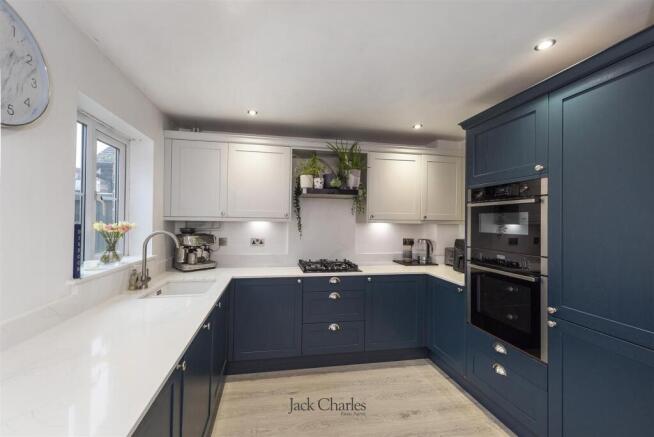 6 Dawes Close, TN9 1QX 006.jpg