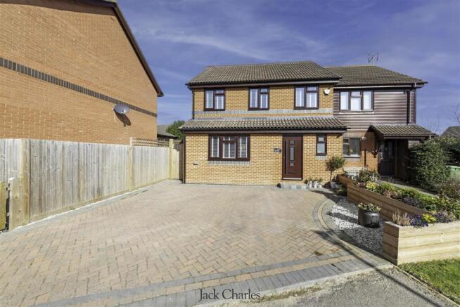 19 Kiln Way.JPG