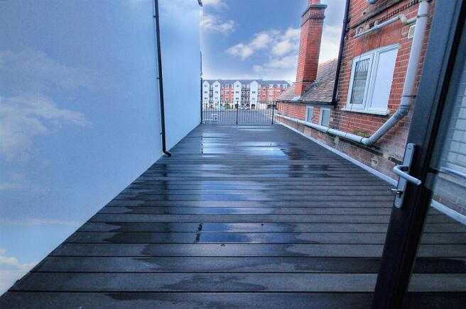 Flat 2_0284 154210.jpg