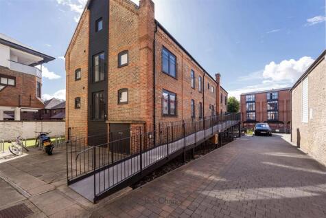 Lyons Crescent, Tonbridge