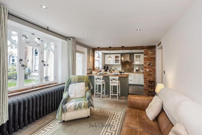 3 The Castle, TN11 0EG 009.jpg