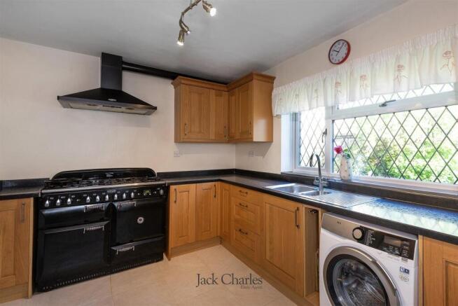 1 Rutherford Way, TN10 4RH 006.jpg