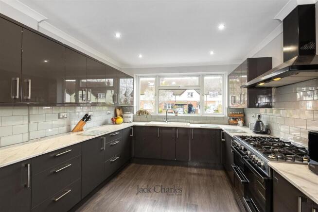 23 Barden Park Rd, TN9 1XD 004.jpg